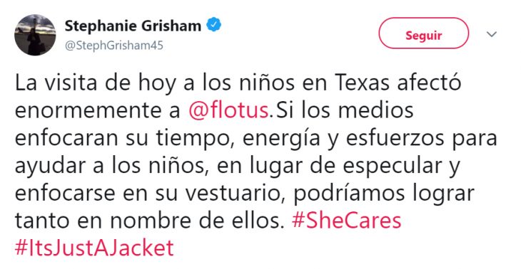 Mensaje de desaprobación en contra de la chaqueta de Melania en Twitter