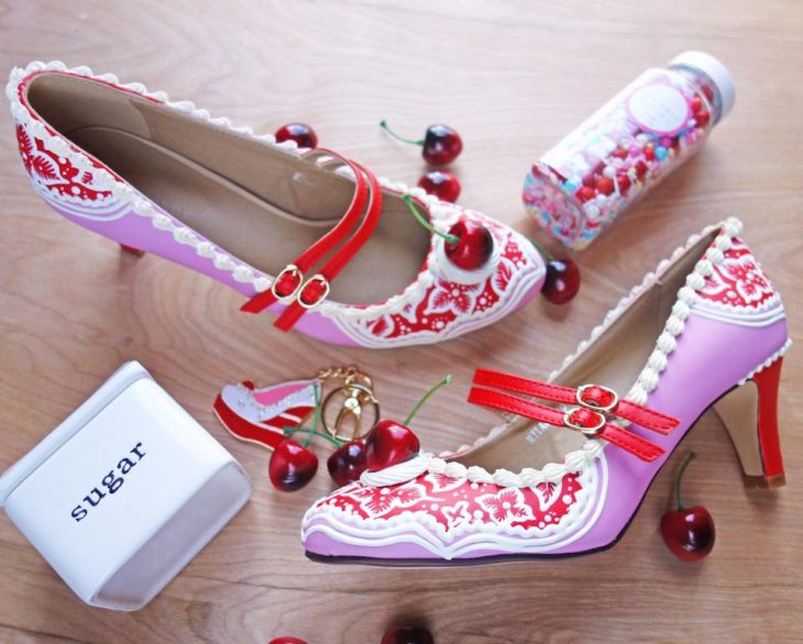 zapatos con cerezas 