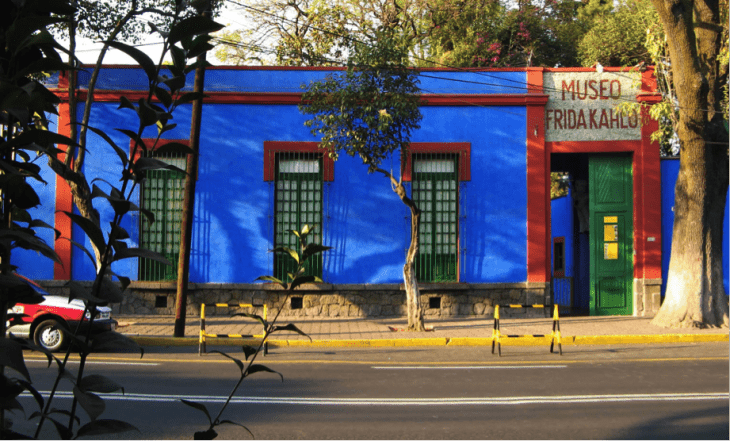 casa color azul museo de frida 