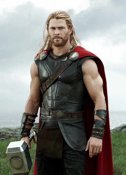 Chris Hemsworth como thor 