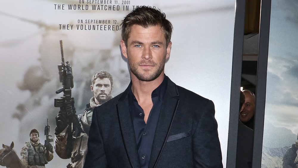 Chris Hemsworth en la premiere de una película 