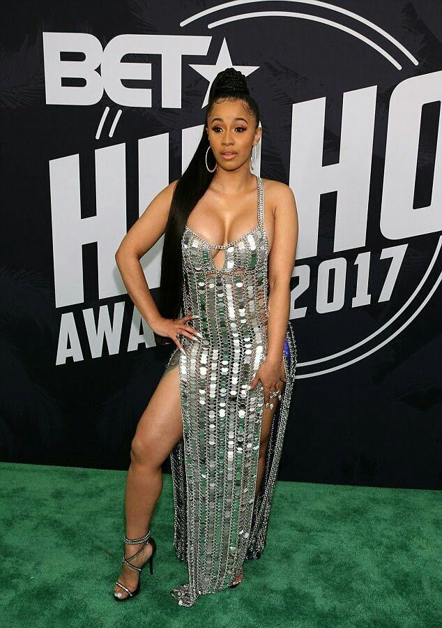 Estilo de Cardi B durante las alfombras rojas 