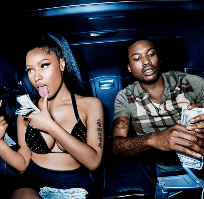 Nicky Minaj en su video contando dinero