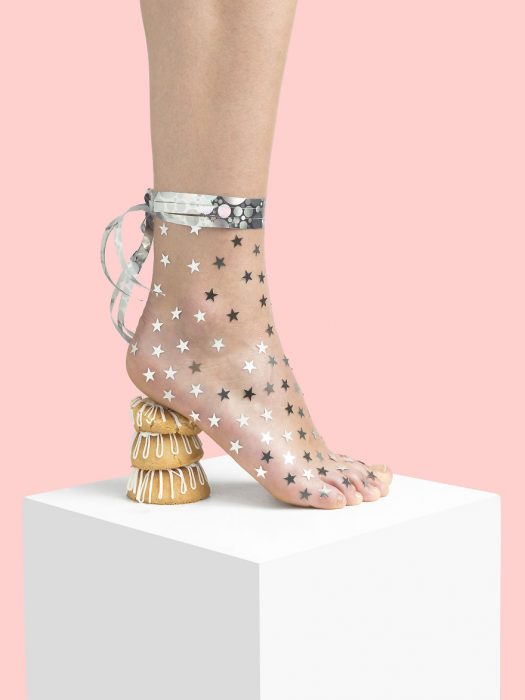 Zapatos creados con galletas y estrellas