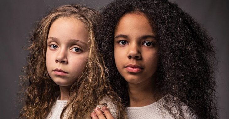 Marcia y Millie, las gemelas que desafían al racismo