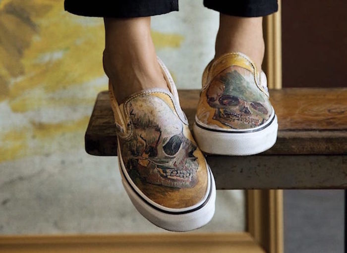 tenis con calavera 