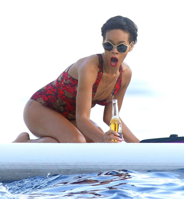 Rihanna sorprendida