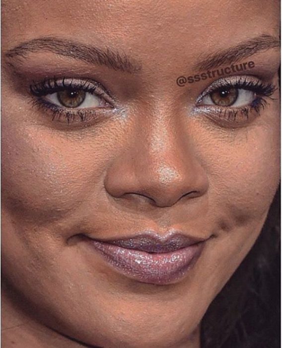 Rihanna de cerca y sin photoshop