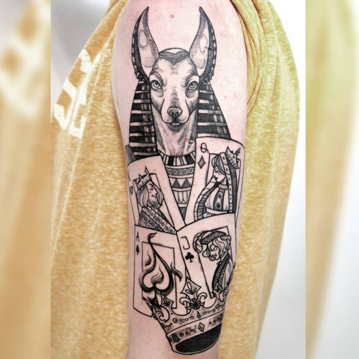 Tatuaje egipcio de Anubis