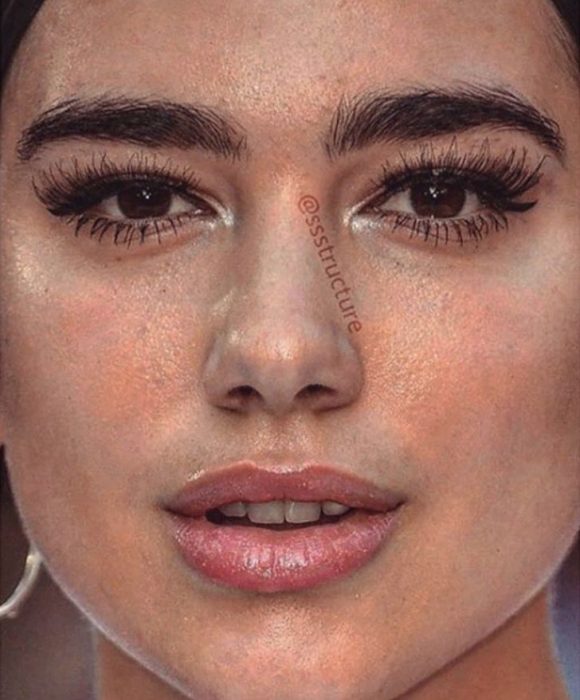 Dua Lipa de cerca y sin photoshop