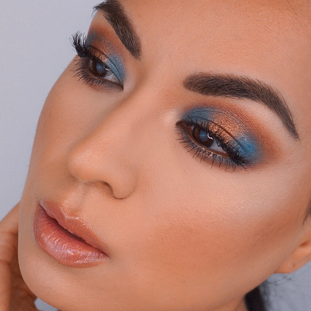 9 Looks de maquillaje con sombra azul para ojos café 9 Looks de maquillaje con sombra azul para ojos café