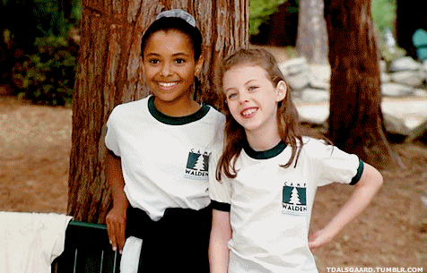 niñas con uniforme deportivo 