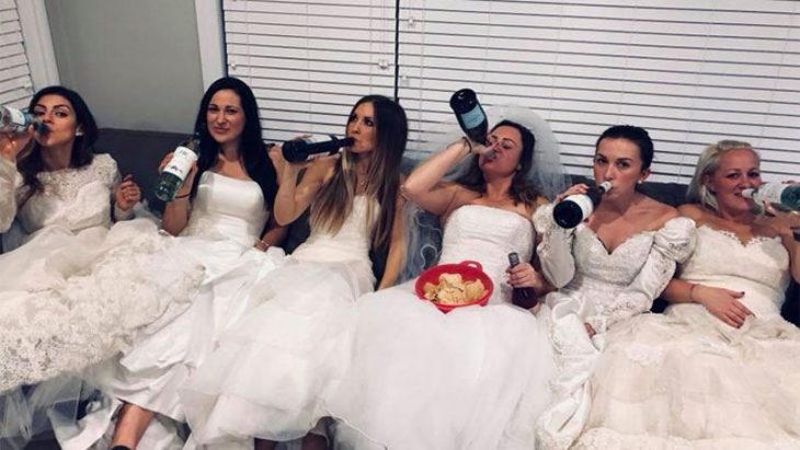 chicas con vestido de novias 