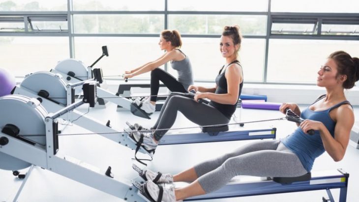 chica en el gimnasio