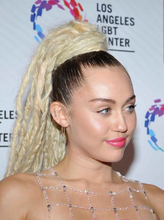 Miley Cyrus con rastas 