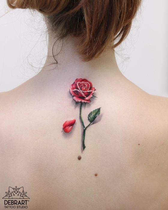 tatuaje de rosa roja 