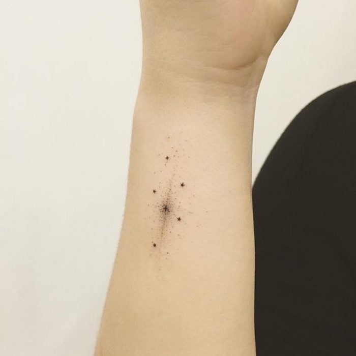 Tatuaje de unas estrella 