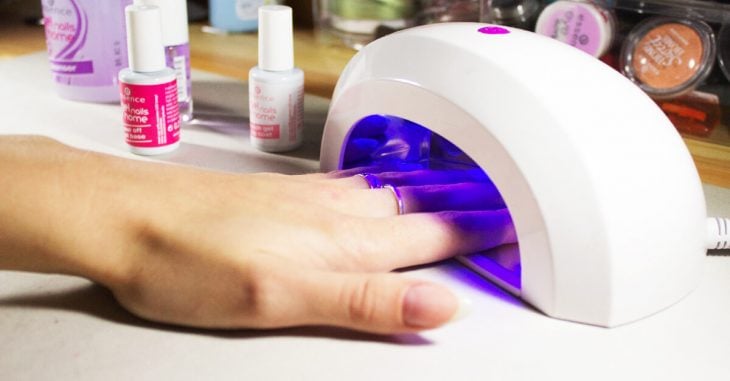 Ponerse constantemente uñas puede generar cáncer de piel