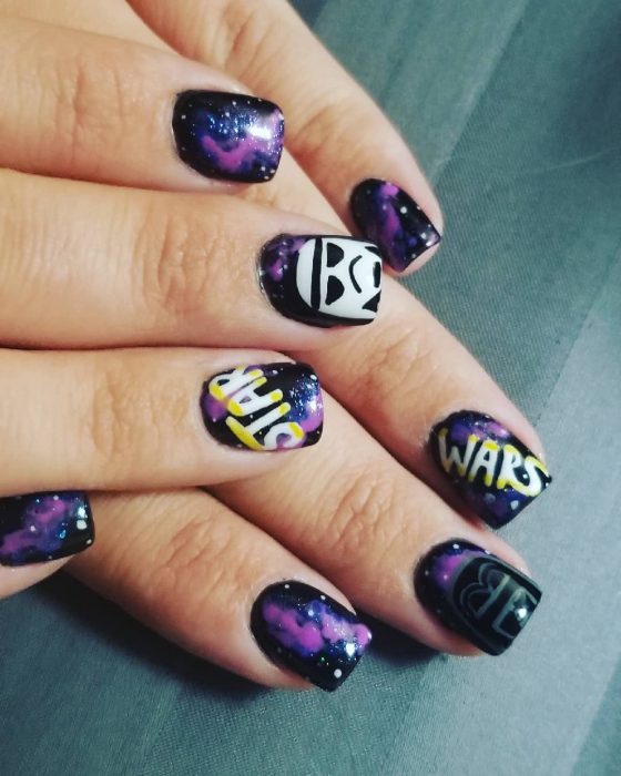 star wars Manos con uñas negras de galaxia 