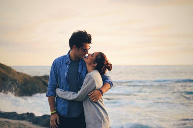 Pareja en la playa