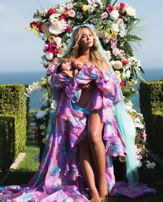Beyonce dutante el anuncio de su embarazo 