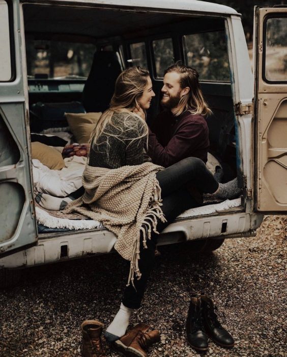 Pareja viajando