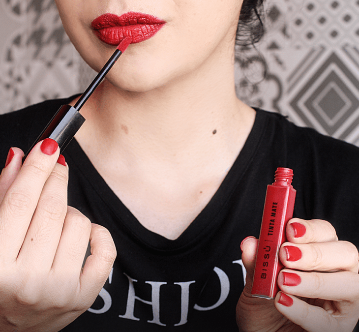 labios rojos y balamos 