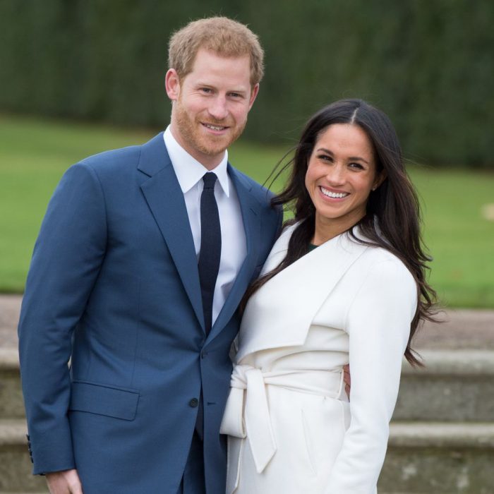 pareja de novios abrazados