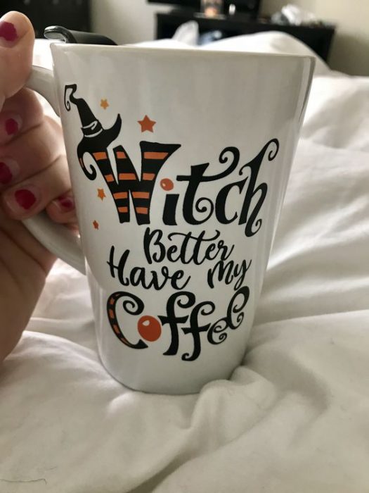 Taza de bruja para halloween