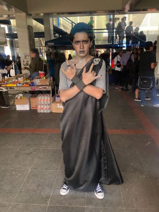 chico disfrazado de Hades