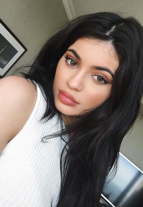 Kylie Jenner mostrando sus labios