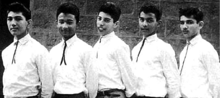 Freddie Mercury junto a sus compañeros de escuela a los 12 años