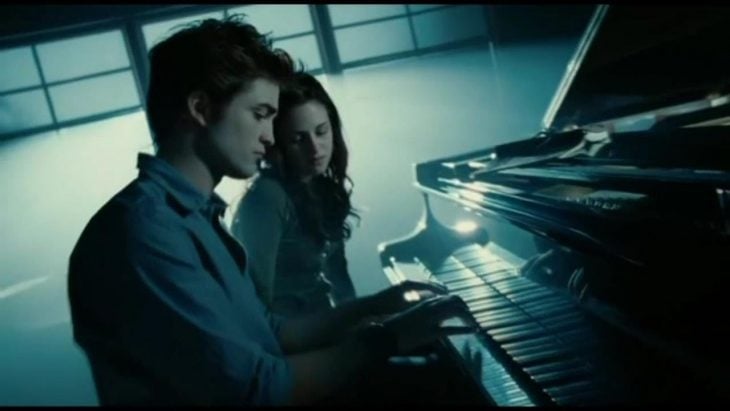 Edward cullen tocando el piano en twilight
