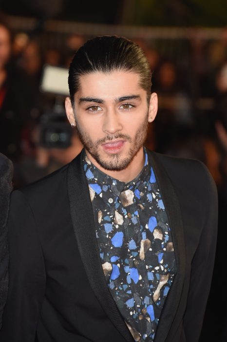 Zyan Malik, chico con el cabello peinado hacia atrás