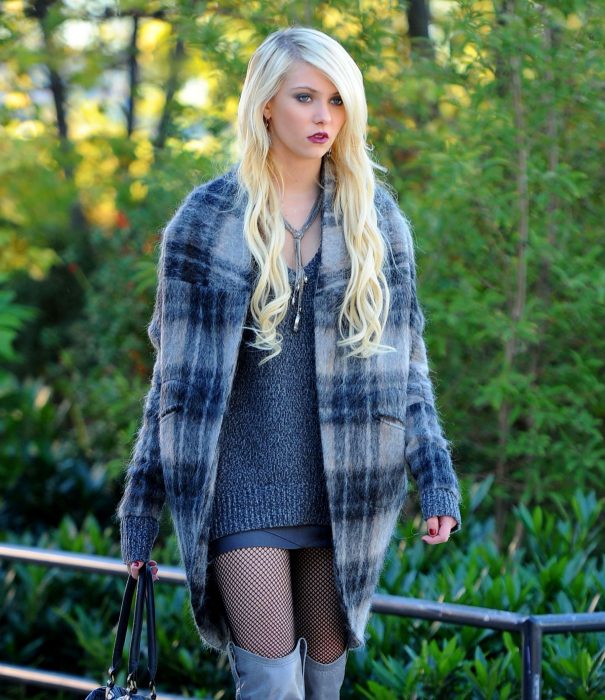 Jenny Humphrey en la serie Gossip Girl, chica rubia