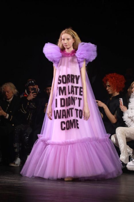 vestido de pasarela rosa morado 