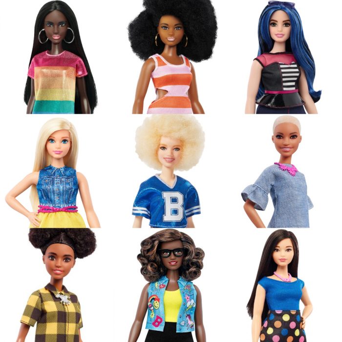 Mattel saca nueva línea de muñecas Barbie con discapacidad, una con silla de rueda y otra con prótesis en la pierna