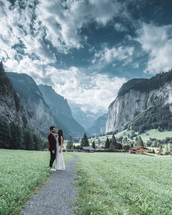 Pareja de recién casados viajan un año por el mundo en su luna de miel