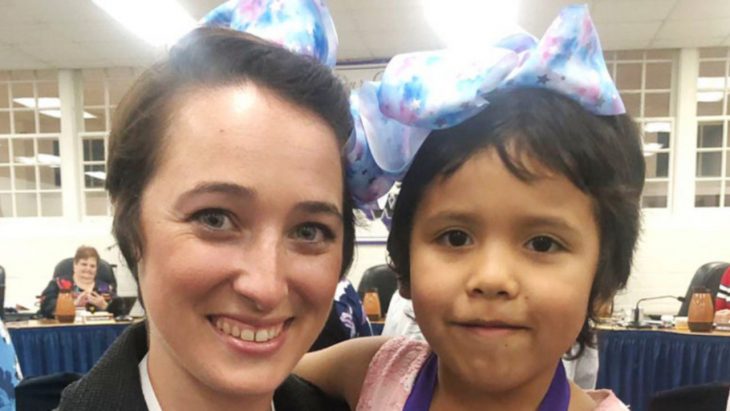 Profesora que se cortó el cabello para enseñarle una lección a sus alumnos 