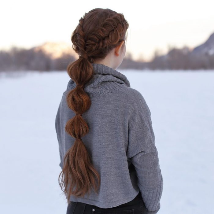 Chica con trenza de burbujas