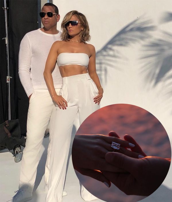 Jennifer Lopez junto a su prometido Alex Rodriguez mostrando su anillo de compromiso 