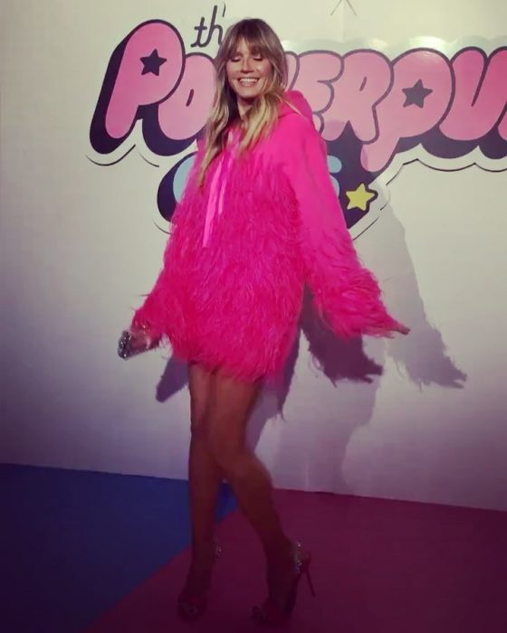 Heidi Klum en el desfile de las chicas superpoderosas 