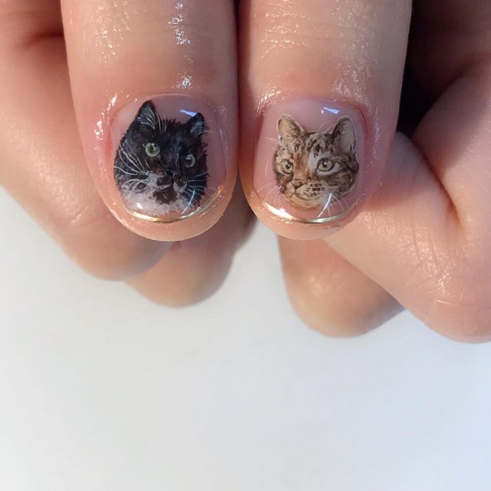 Diseños de uñas con pinturas en miniatura