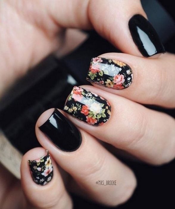 Diseños de uñas florales