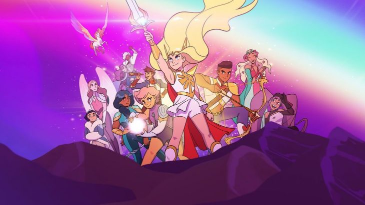 Escena de chicas alzando los brazos en la serie  She-Ra y las princesas del poder