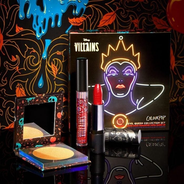 Set de maquillaje, de labial, lip gloss, paleta de sombras y rubor del personaje la Reina Malvada de Disney