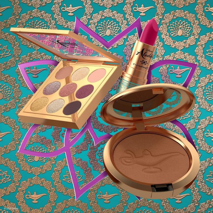 Estuche de maquillaje compacto, sombras y labial rosa inspirados en Aladdin 