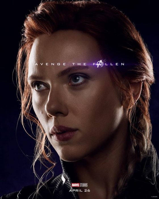 Chica con cabello rojo trenzado de la lado, posando de perfil, Viuda Negra, Scarlett Johansson, Póster oficial de la película Avengers: Endgame