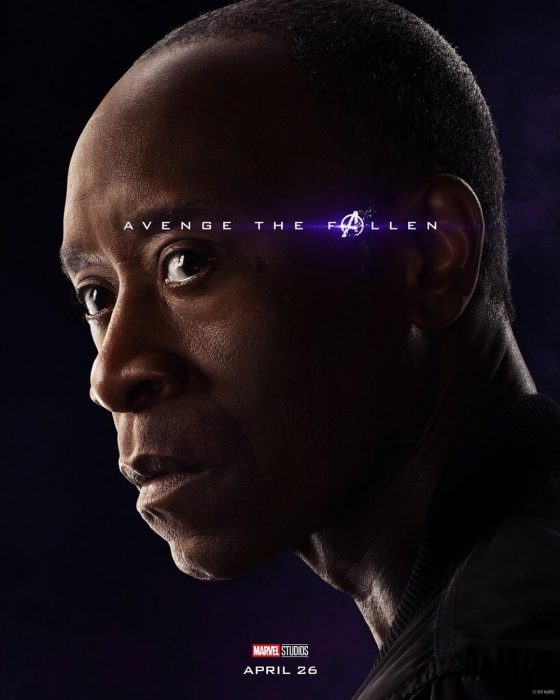 Hombre posando de perfil, War Machine, Don Cheadle, Póster oficial de la película Avengers: Endgame