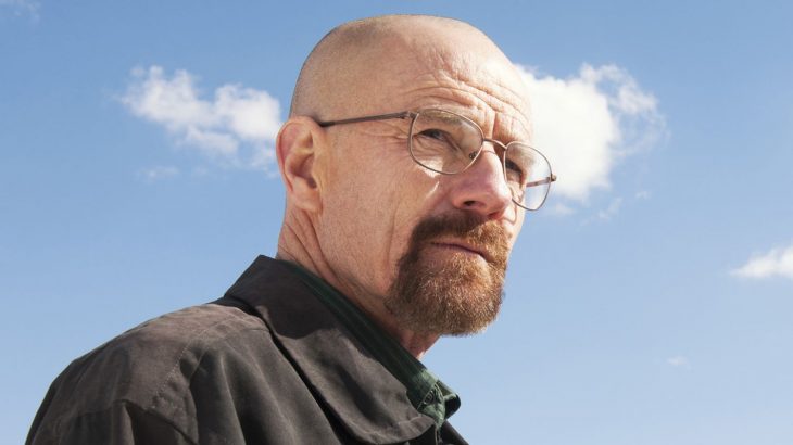 El actor Bryan Cranston interpretando al personaje de Walter White en la serie Breaking Bad